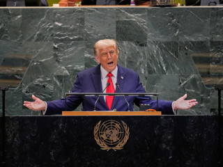 Kiderült, miért kellett lépcsőt másznia Trumpnak az ENSZ-ben – nem összeesküvés volt?
