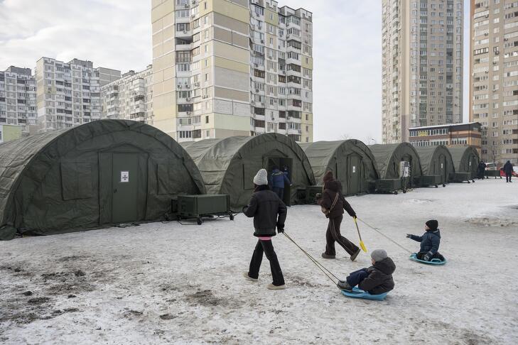 Áramszünettel küzd több ukrán megye, nagyvárosokat is érint a kimaradás