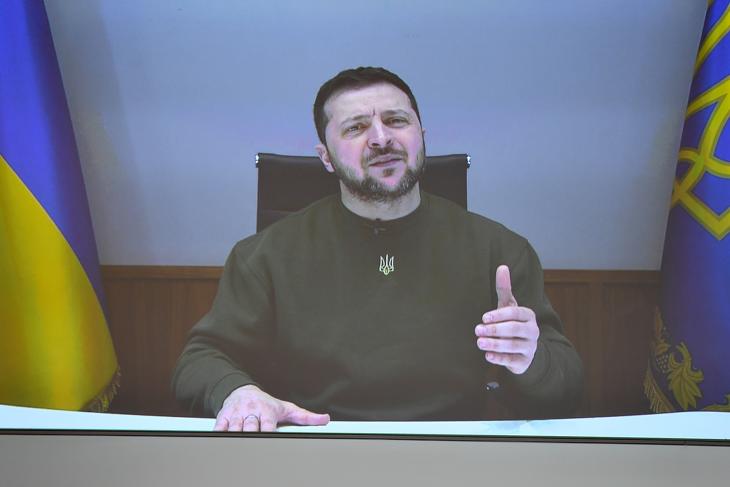 Volodimir Zelenszkij az 59. Müncheni Biztonsági Konferencián videókapcsolaton keresztül vett részt. Fotó: EPA/Anna Szilagyi