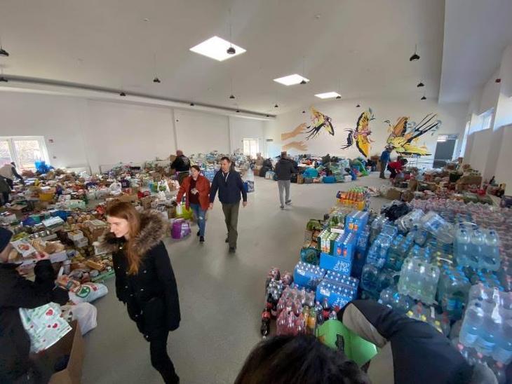 65 milliónál többet gyűjtött már a menekültek megsegítésére a kormány