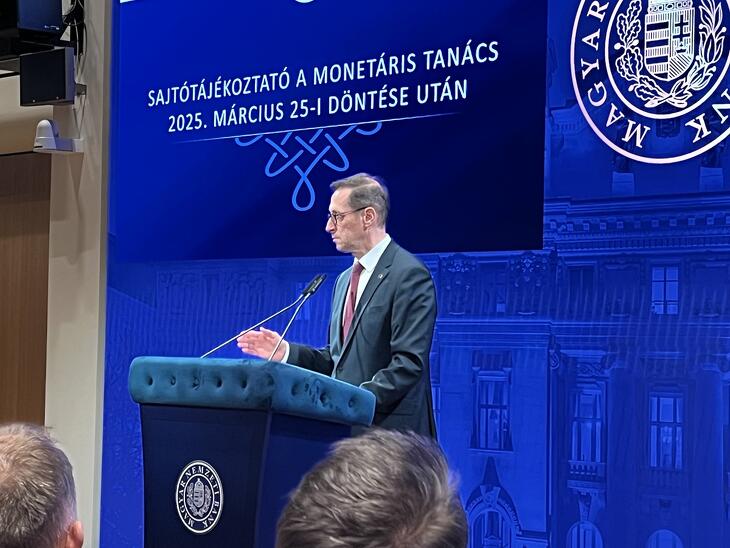 Hatalmas bírságot szabott ki kilenc biztosítóra a jegybank