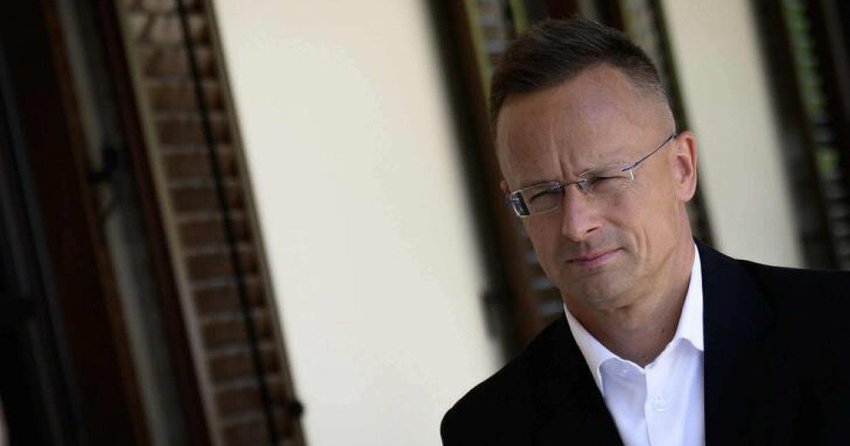 Szijjártó Péter még a Fővárosi Nagycirkusz igazgatóját is elvitte Moszkvába