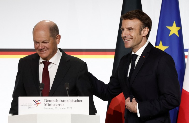 Olaf Scholz és Emmanuel Macron az Elysée-i Szerződés aláírásának 60. évfordulóján. Fotó: EPA / BENOIT TESSIER / POOL MAXPPP OUT