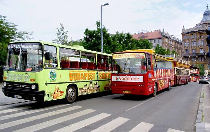 Mi lesz a városnéző buszokkal? Nincs döntés