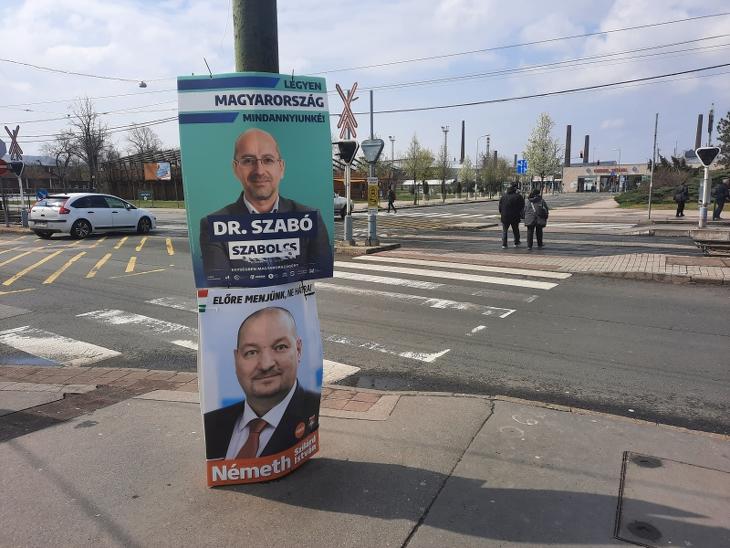 Választási plakátok Csepelen. Fotó: Privátbankár.hu
