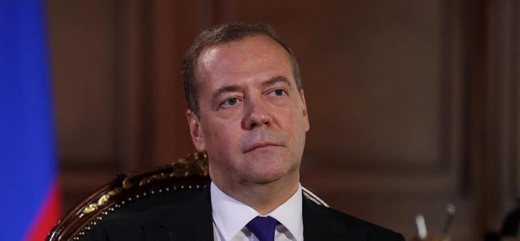 Dmitrij Medvegyev: Vége az illetéktelen közvetítők üres fecsegésének a békéről