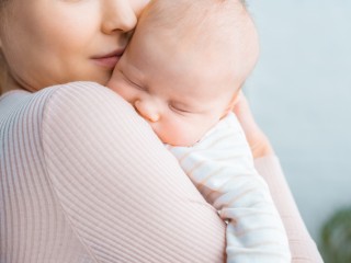 Édesanya babájával. Fotó: Depositphotos 