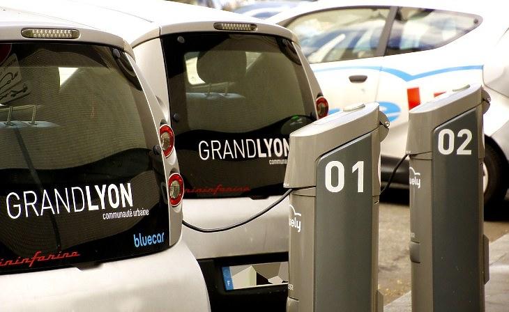 Újabb oltóanyag a láthatáron, elektromos offenzívát indít a BMW