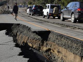 Amerika segélyt ad a földrengés sújtotta területek lakóinak