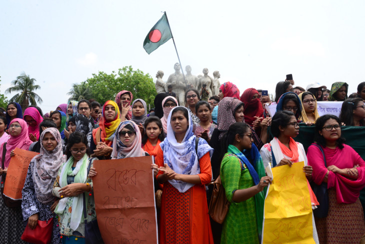 Banglades egyetemisták tüntetnek, ahol épp ifjúsági buborék tapasztalható