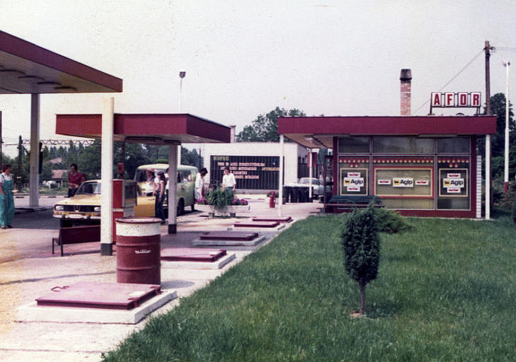 ÁFOR benzinkút a rendszerváltás idején (Forrás: Magyar Olajipari Múzeum)