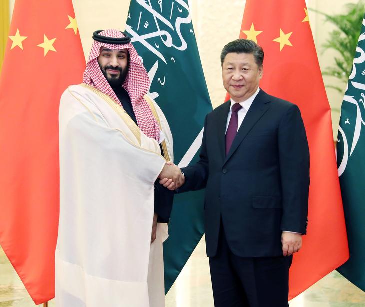 Mohammed bin Szalman szaúdi koronaherceg és Hszi Csin-ping kínai elnök. (Fotó: Liu Weibing/Xinhua)