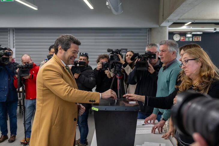 André Ventura adja le szavazatát a portugál elnökválasztás első fordulójában 