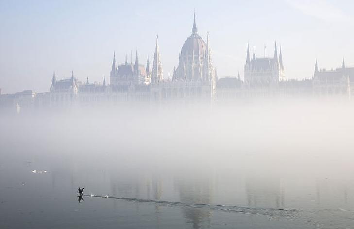Orbán Viktornak szurkolnak a befektetők - de mi lesz, ha az ellenzék nyer?