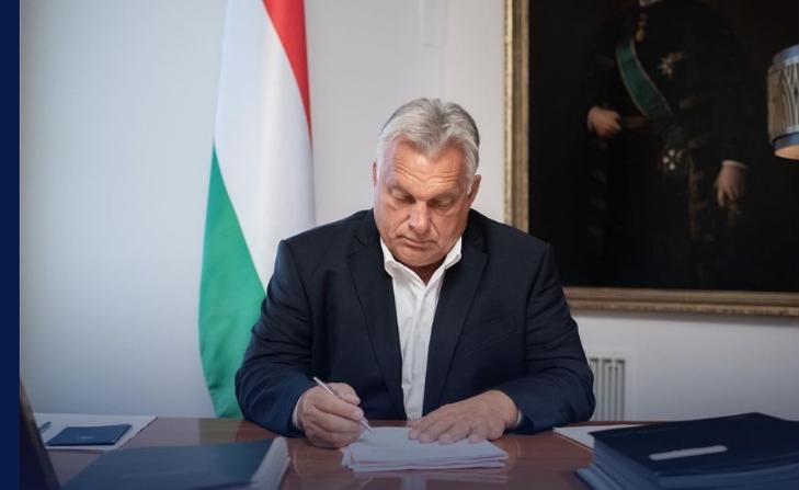 Vége a nyárnak: Orbán Viktor megborotválkozott és belecsapott a munkába