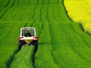 Pénzt kapnak a települések az utak fejlesztésére