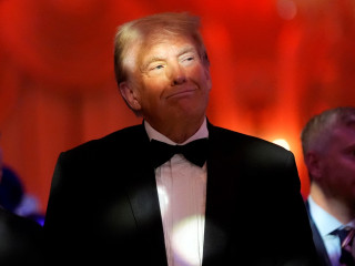 Donald Trump megválasztott amerikai elnök az America First Policy Intézet gáláján a Mar-a-Lago birtokán, a floridai Palm Beachben 2024. november 14-én. 