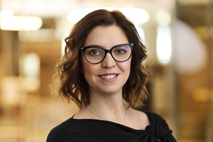 Az ügyfelek is meglátták a lehetőséget az erős forintban, egyetlen hónap alatt jelentősen nőtt lakossági ügyfeleink körében a devizás befektetési alapok állománya, illetve a devizabetétek volumene is emelkedett - mondja Fabriczki Rita