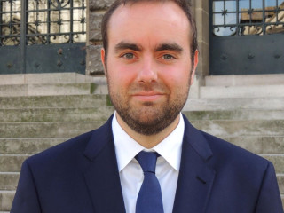 Beiktatták az új francia miniszterelnököt