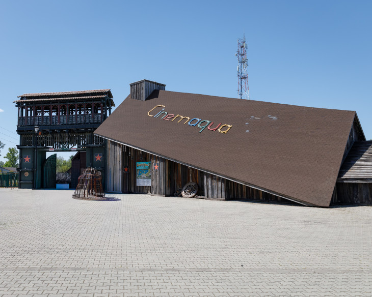A filmpark közel 40 hektáron terül el