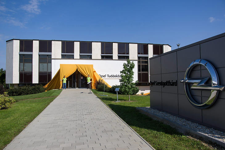 Mi lesz a nagy magyarországi autógyárral? Ezt ígéri a kormány 
