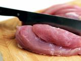 Olcsó húsnak híg lesz a leve? Import termékeket hozhat az árbefagyasztás