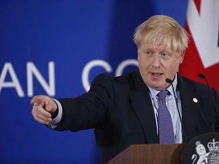 Felkelt a padlóról és újabb csatába indul Boris Johnson