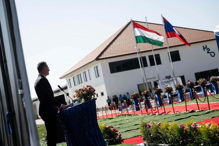 A miniszter elégedett a fejlesztéssel