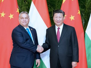Orbán Viktor és Hszi Csin-ping Sanghajban. Fotó: MTI / Hszinhua