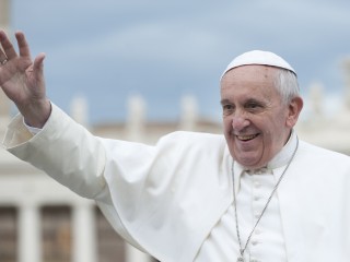 500 éves hiátust tört meg Ferenc pápa Marseille-ben