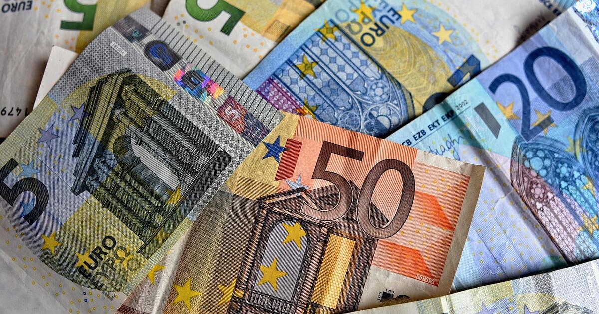 Itt az árfolyam: ennyiért adják az eurót