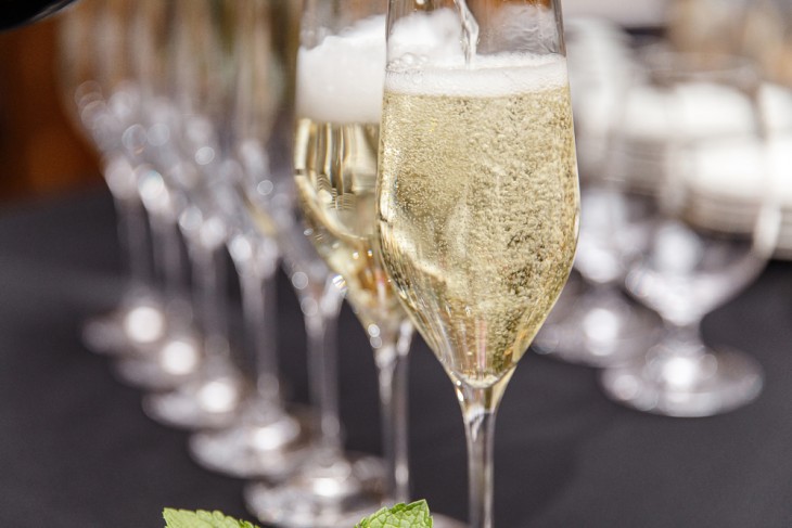 Június 22-én 28 vendéget várnak a franciaországi Champagne-ba. Fotó: Depositphotos