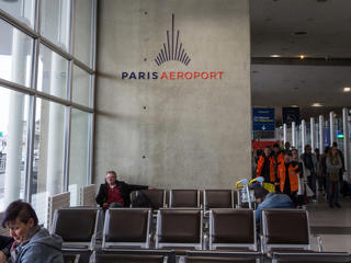 Megegyeztek a bérekről, vége a sztrájknak a párizsi repülőtéren