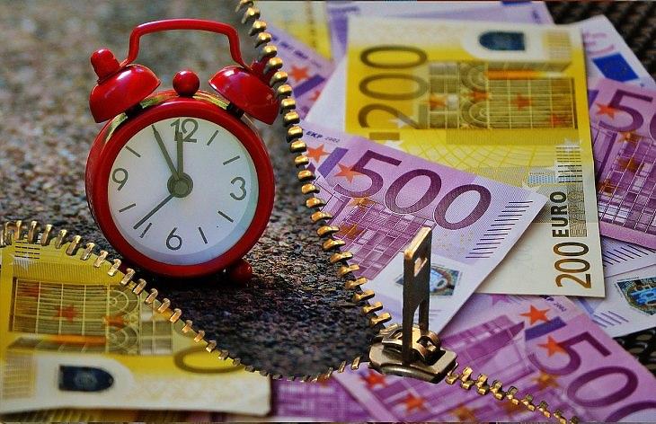 Megint jó részvényesnek lenni, 356 forint alá süllyedt az euró ára