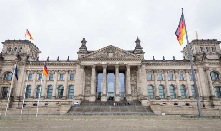 A német parlament, a Reichstag. Berlinnek meg kell találnia a módját annak, hogy hogyan tud megbirkózni két háborúval. Fotó: Depositphotos