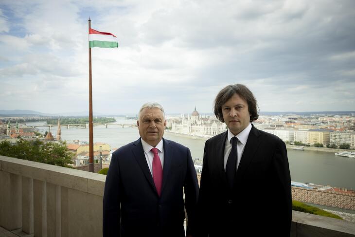 „Induljon a meló!”, mondta Orbán Viktor, majd fogadott egy baráti kormányfőt
