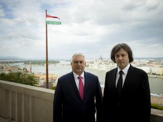 „Induljon a meló!”, mondta Orbán Viktor, majd fogadott egy baráti kormányfőt