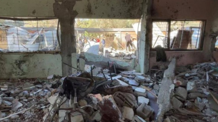 Megtámadott gázai iskola