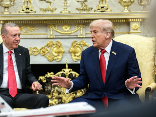 Donald Trump azt kérte a török elnöktől irodájában, amit hazánktól is