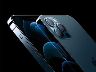 Négyszázig is mehet az euró, Musk ketrecbe zárná az iPhone-t