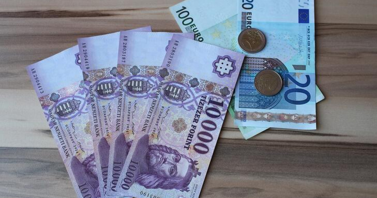 Ismét benézett 400 alá a forint Kép