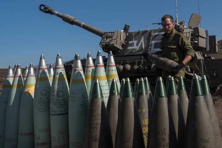 Nem csak távolról támad Izrael, a harcokban az IDF is jelentős veszteségeket szenved. Fotó: MTI/EPA/Ajal Margolin 