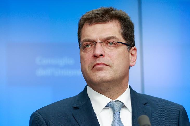 Janez Lenarcic válságkezelésért felelős biztos szerint áramszünetekre is fel kell készülni. Fotó: Európai Tanács