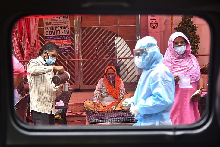 Új napi halálozási rekordot jelentett India, miután felülvizsgálták az adatokat