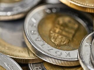 Kivérzik a forint, botrányosan indította a napot