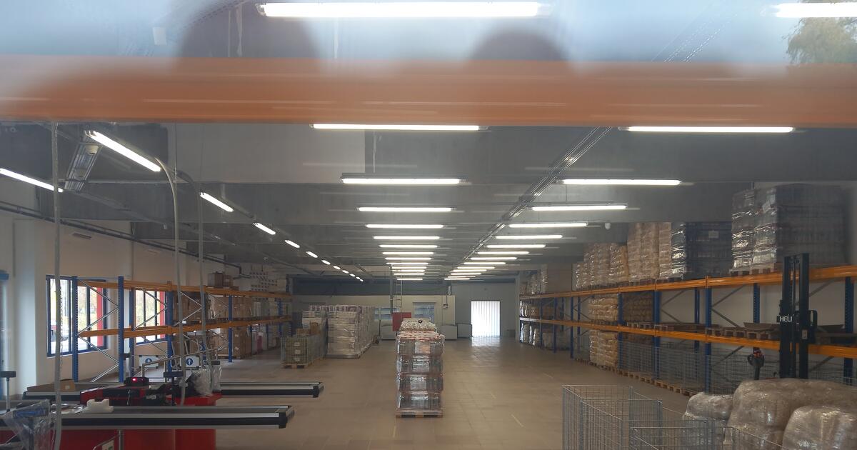 Megnyitott, és oroszul üdvözölte vásárlóit a budapesti Basket Plusz