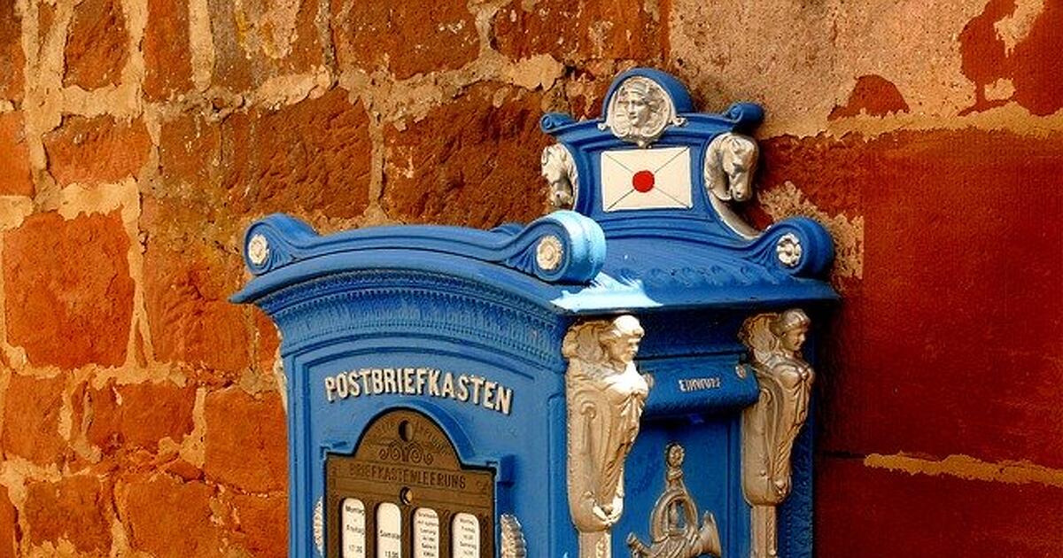 Bezár az állami posta, de nem nálunk