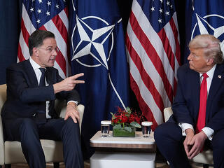 Feszült hangulatban zajlott Trump és a NATO-főtitkár találkozója