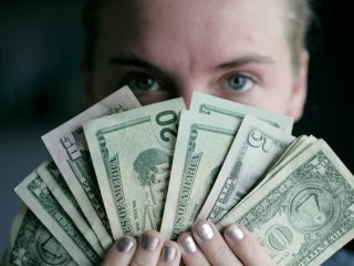 Pénzügyi jelek és szimbólumok, amelyeket minden magyar befektetőnek ismernie kellene