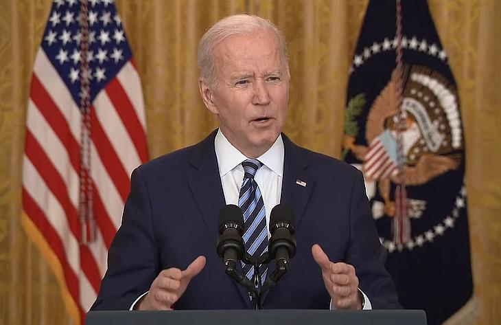 Joe Biden a sajtótájékoztatón február 24-én. (YouTube-képernyőfotó)